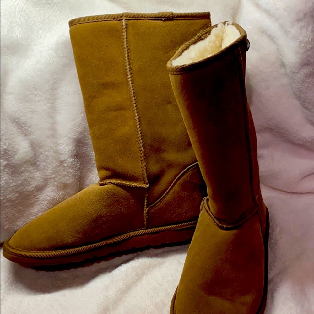 Bear Paw Boots w/fleece-warmth/comfort.Never worn!